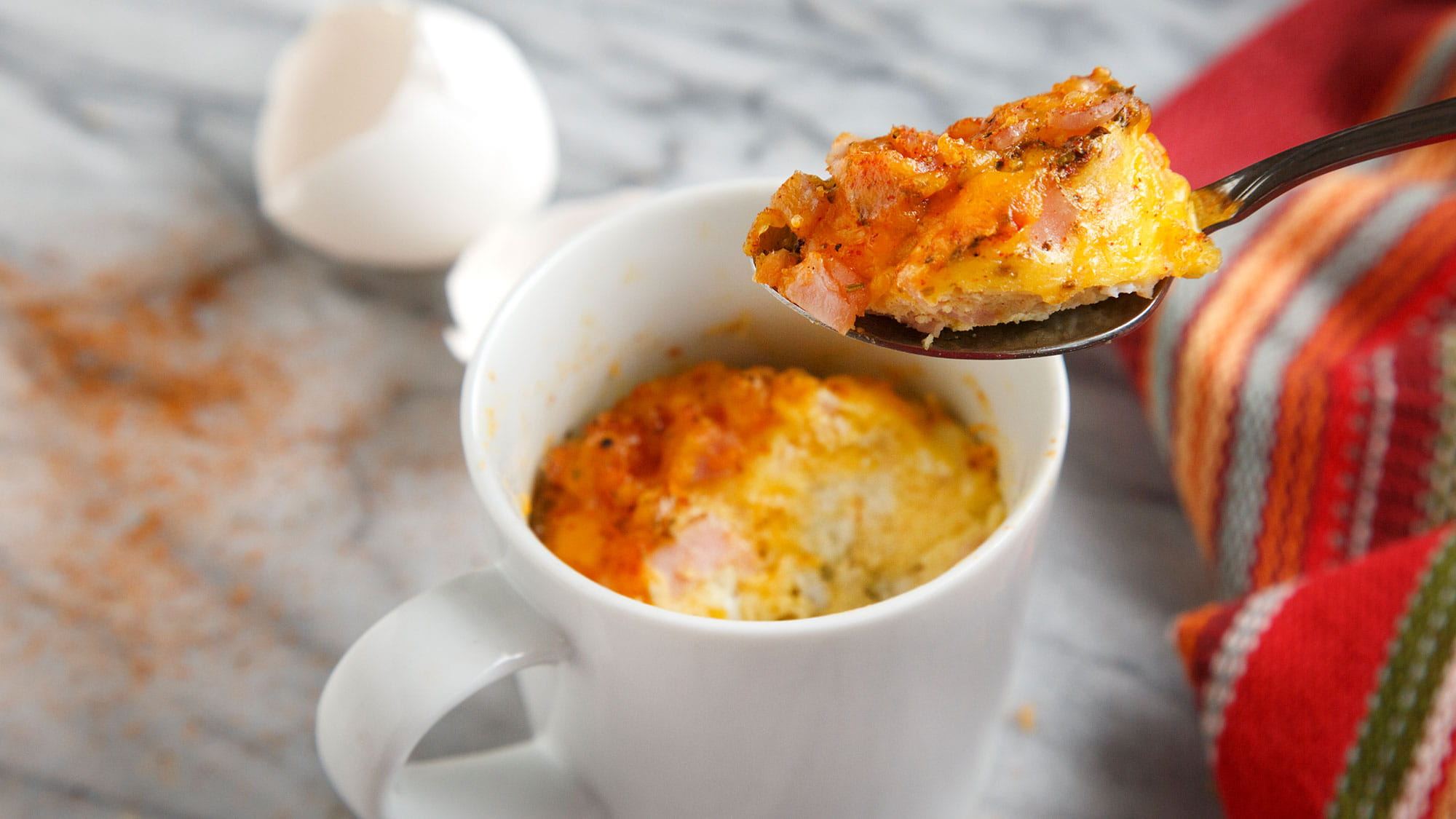 Омлет в чашці 