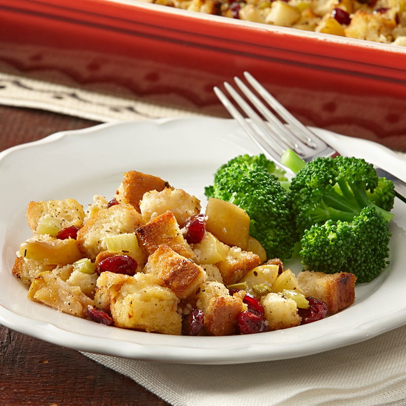 Салат із селери з яблуками та горіхами