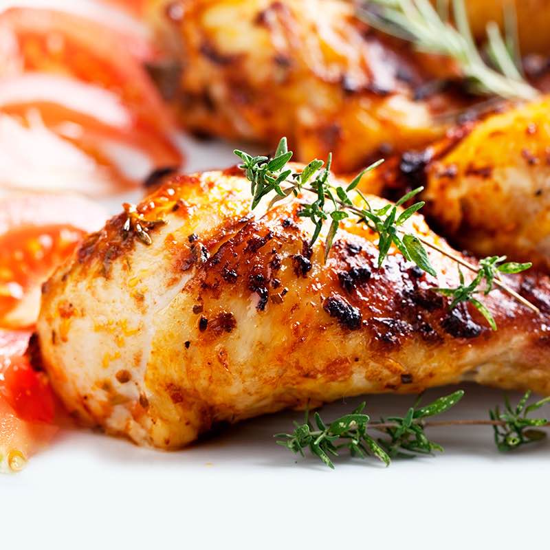 Курячі стегна запечені з розмарином і картоплею