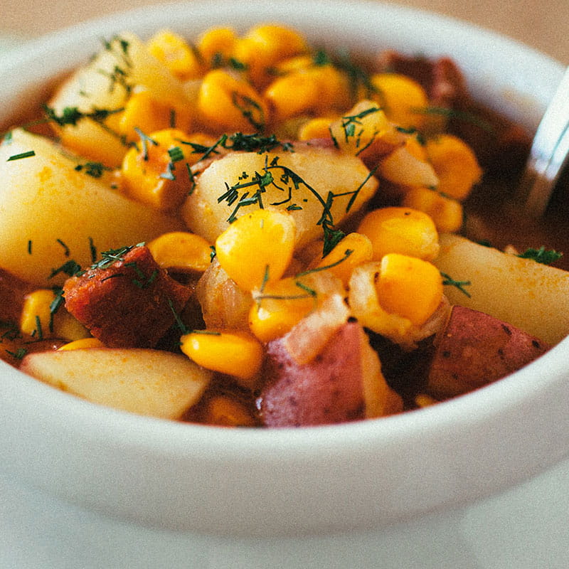 Кукурудзяна юшка з копченим чаэм і чорізо