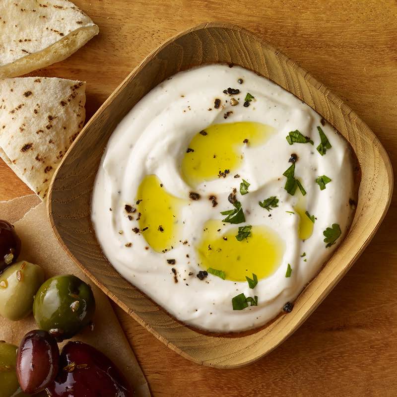 Крем сир лабне з часником і перцями