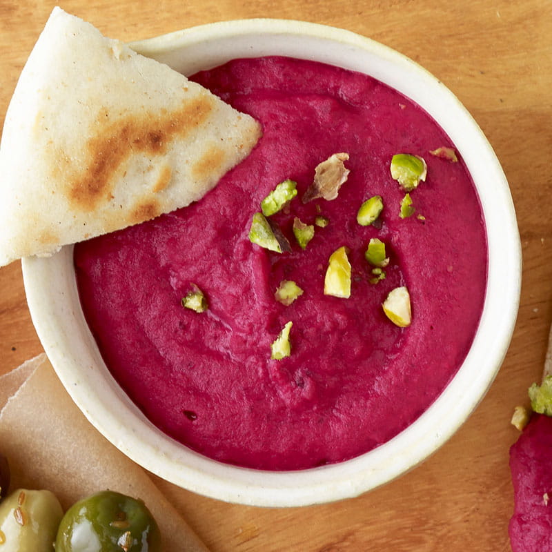 Смажений буряк із соусом із білої квасолі