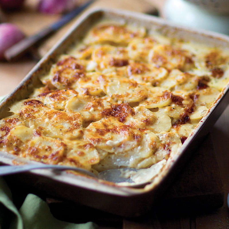 Мясо пофранцузьки з картоплею та грибами