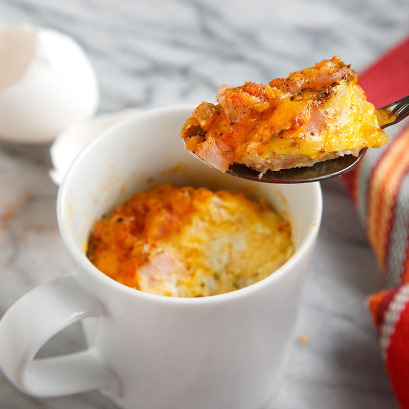 Омлет в чашці 