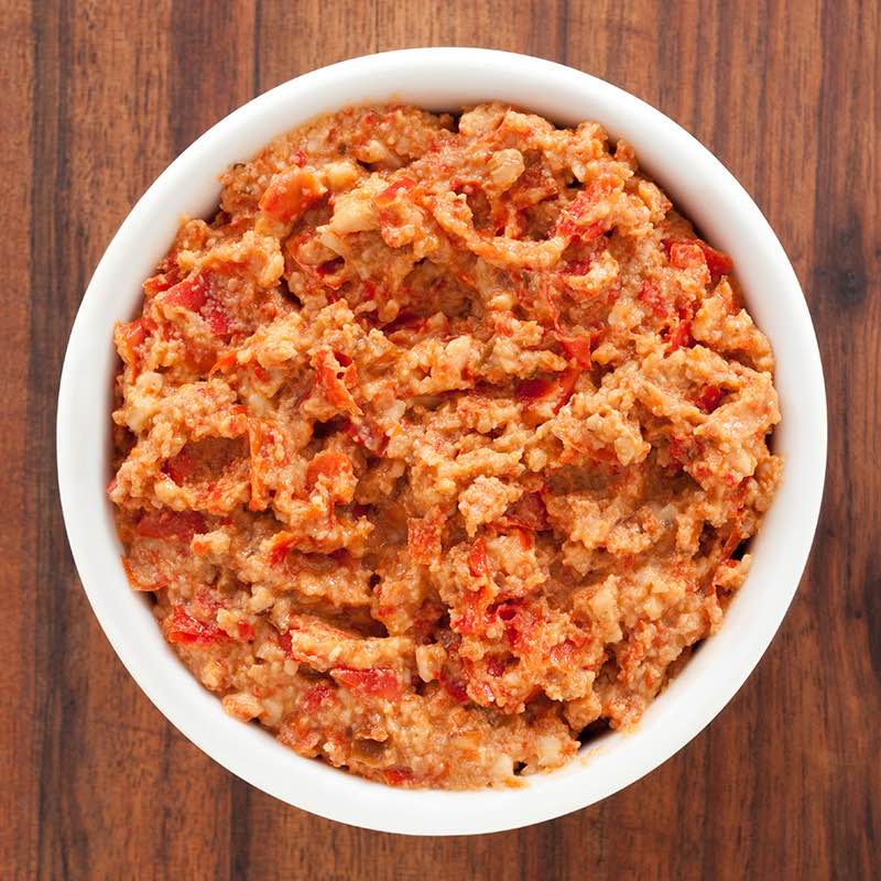 Соус із підсмажених горіхів із гранатовою мелясою