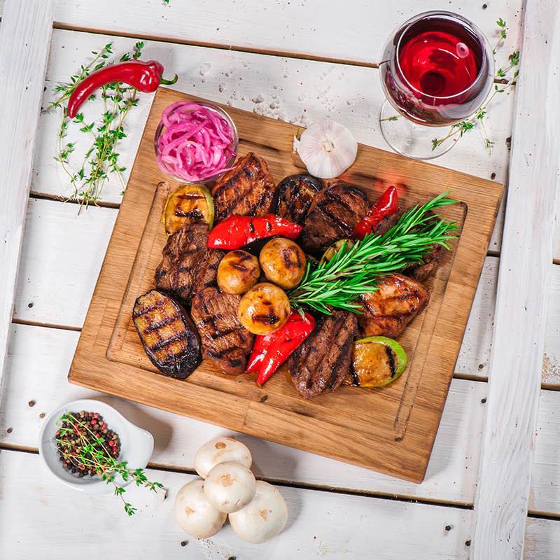 Літнє соте з кабачків та цукіні 