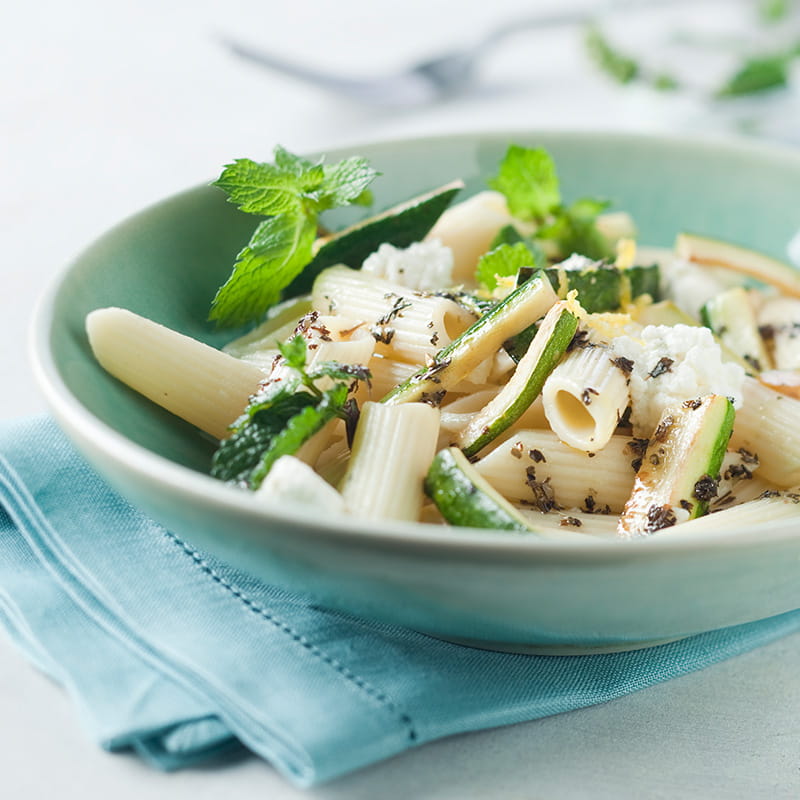 Паста з цукіні під м ятно лимонним соусом