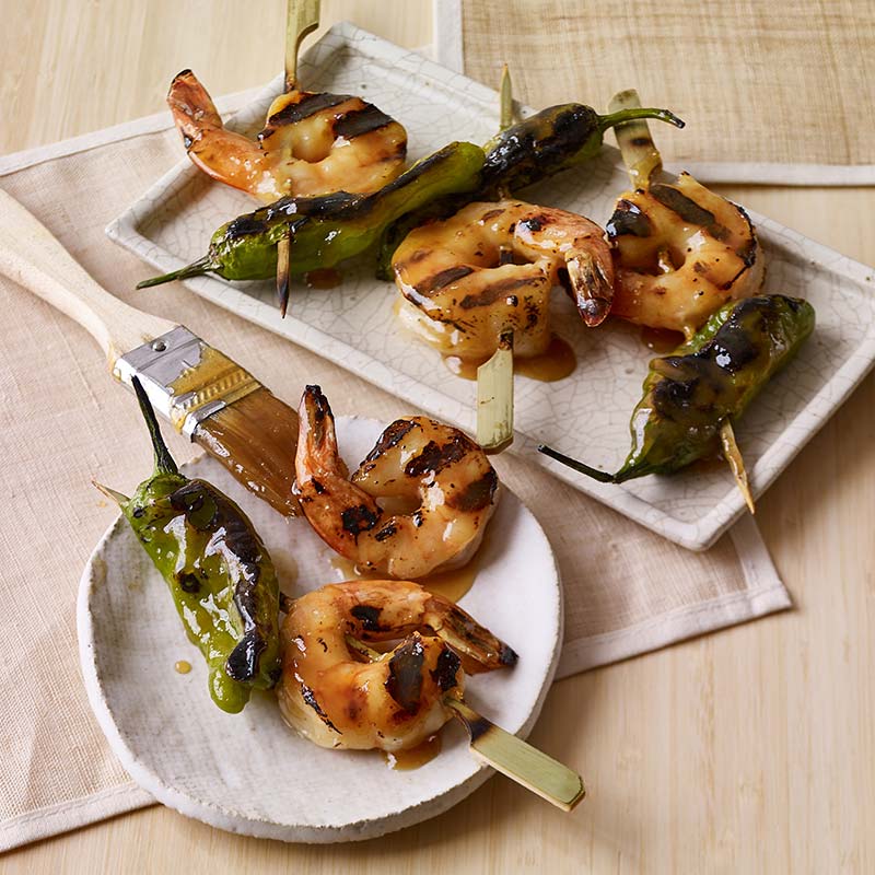 Азійські яєчні млинці із засмаженою свининою і каролінським соусом